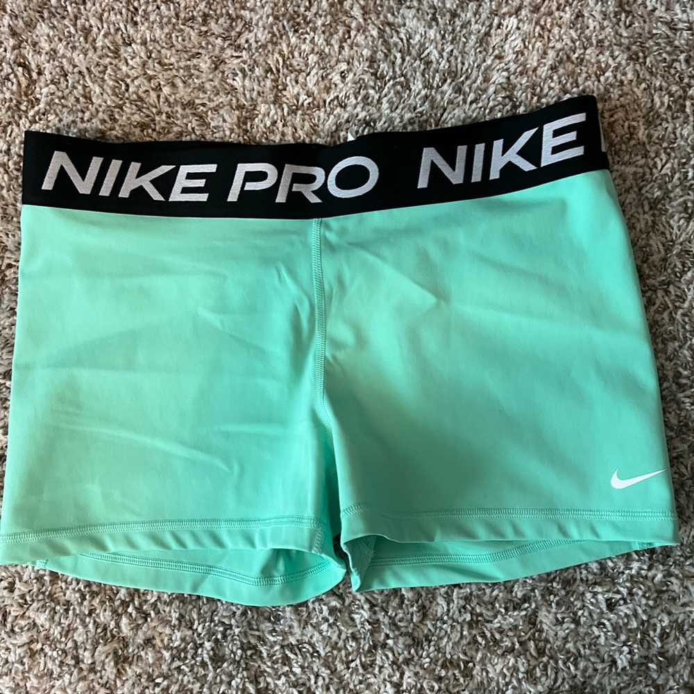 Nike pro womens short